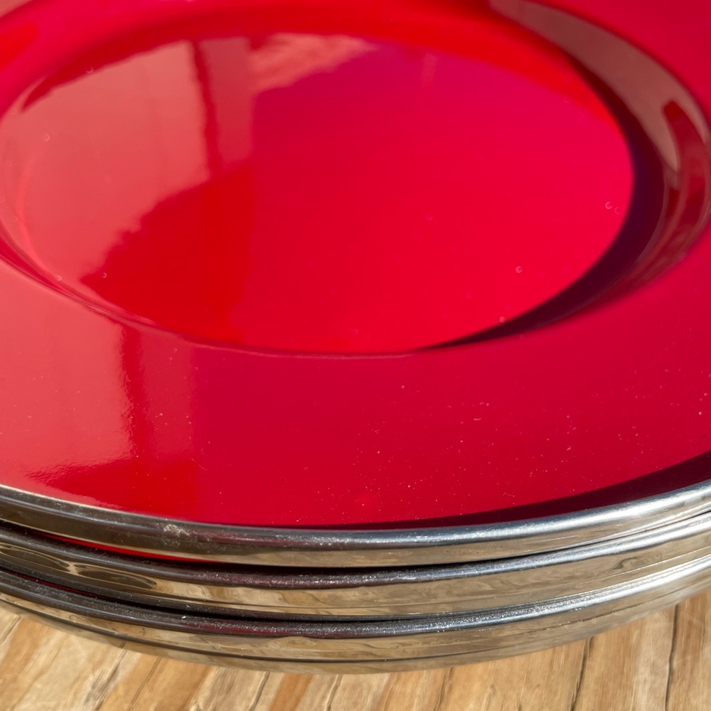 Vintage ‘08 Red metal dinner plates Pottery Barn large metal picnic ware set
